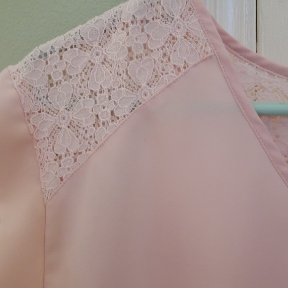 Pink blouse - Picture 2 of 3
